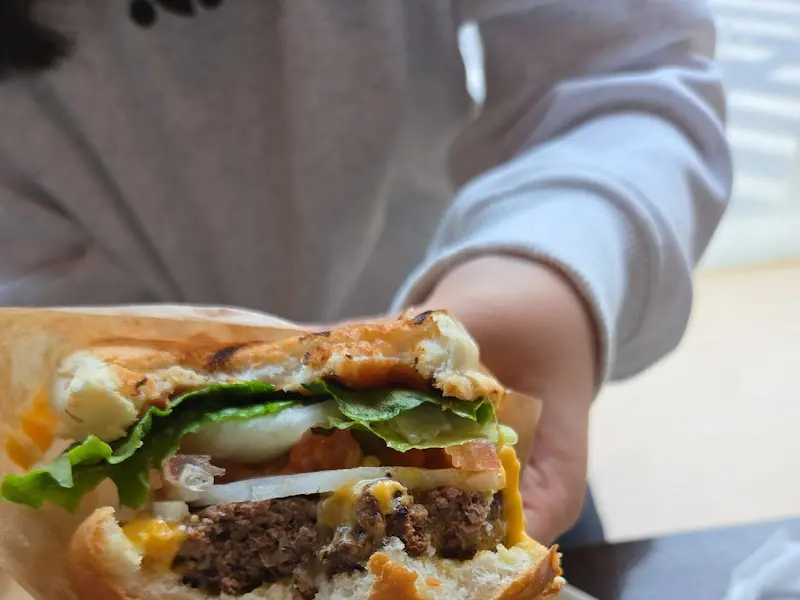 비프 버거 단면