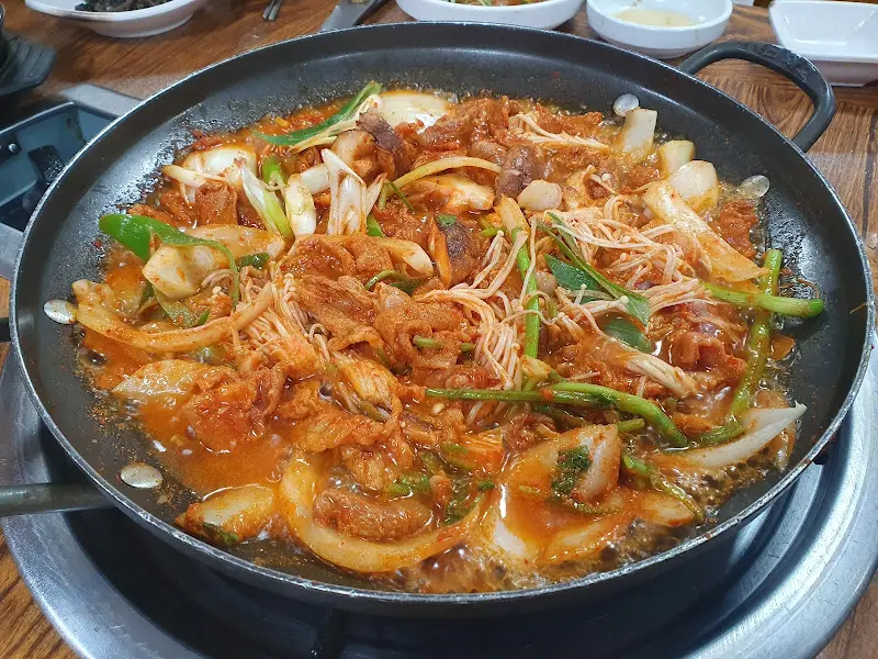 흑돼지 김치찜