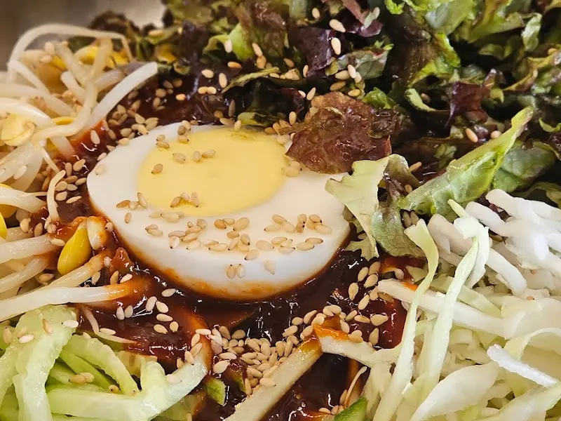 푸짐한 쫄면의 모습