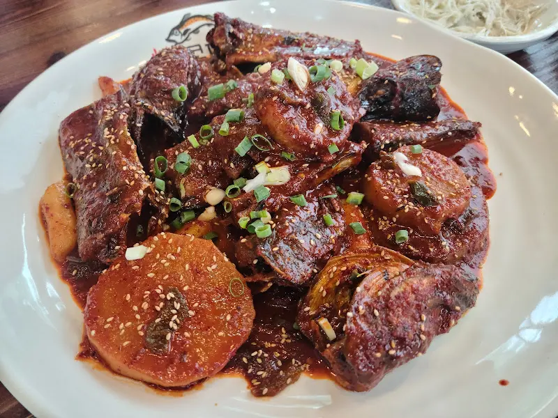 매콤달콤한 양념이 듬뿍 밴 코다리찜