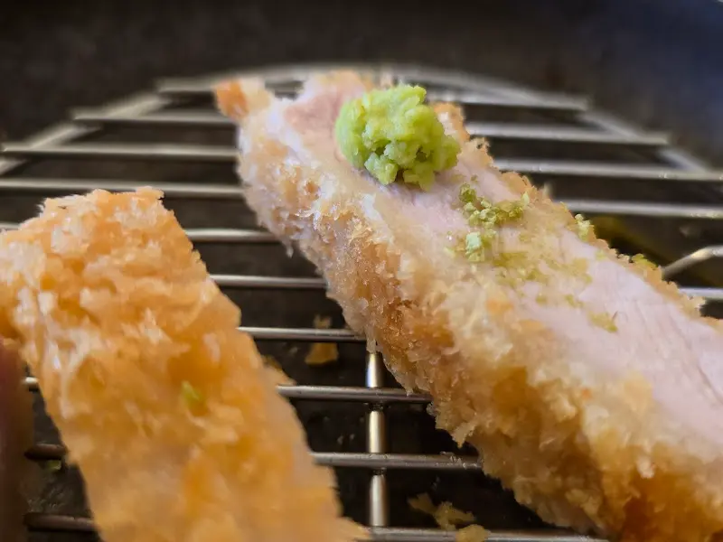 와사비와 함께 돈까스