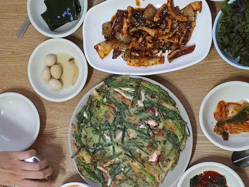 새만동식당 내부