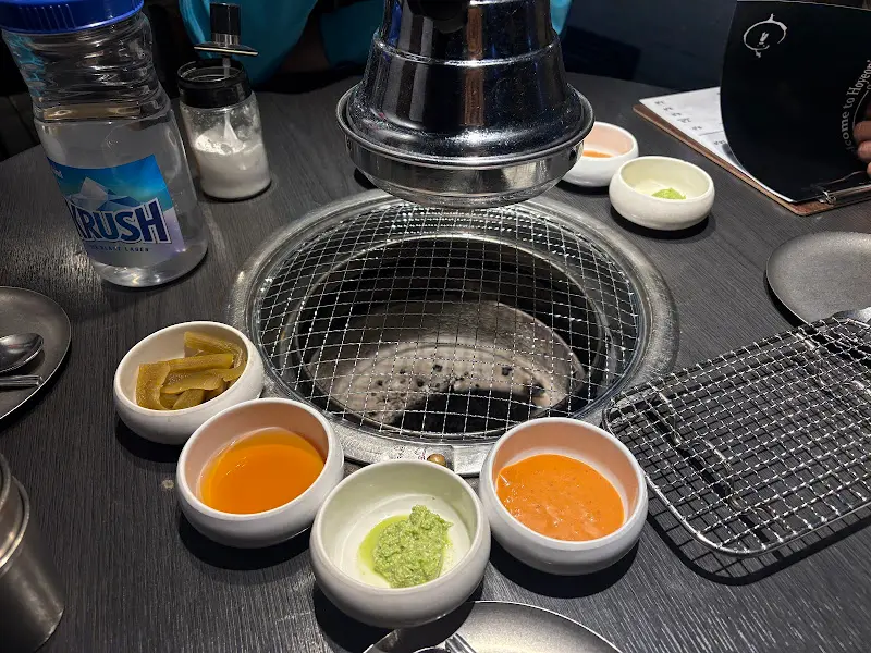 숯불 테이블 세팅