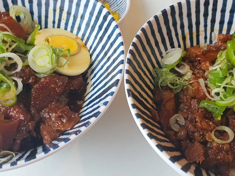 마라장조림덮밥과 동파육덮밥