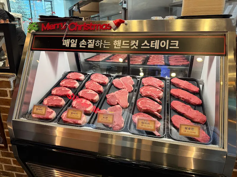 다양한 부위의 스테이크