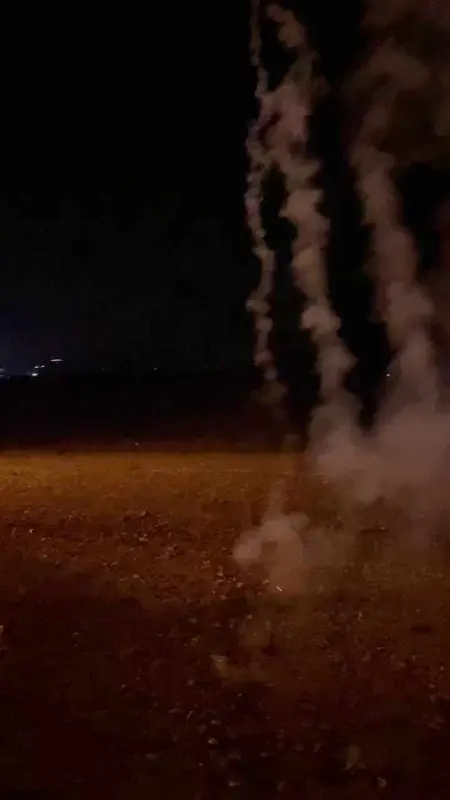 밤하늘을 수놓는 불꽃놀이