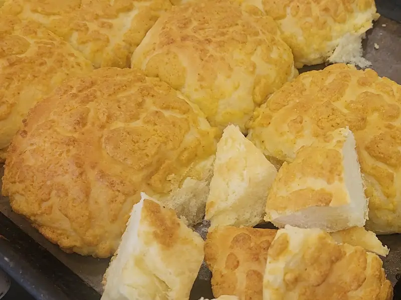 노릇노릇하게 구워진 빵