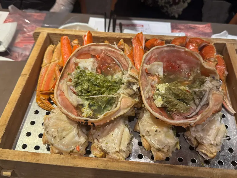 살이 가득 찬 대게찜