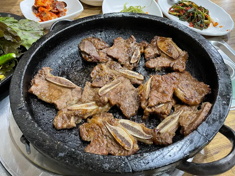 지글지글 익어가는 LA갈비