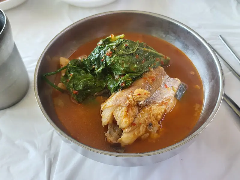 메기 살과 깻잎의 조화