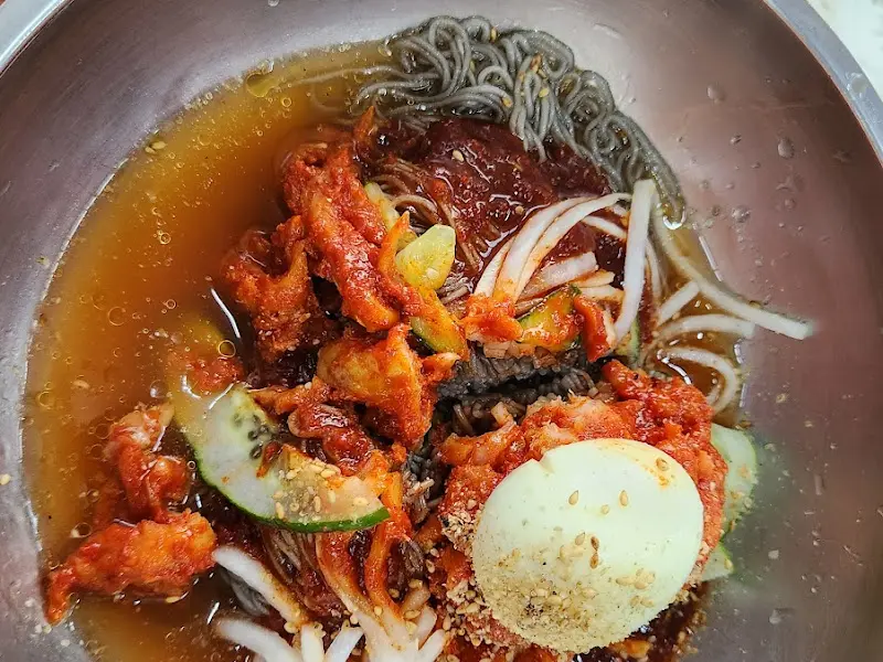 물냉면의 시원한 비주얼