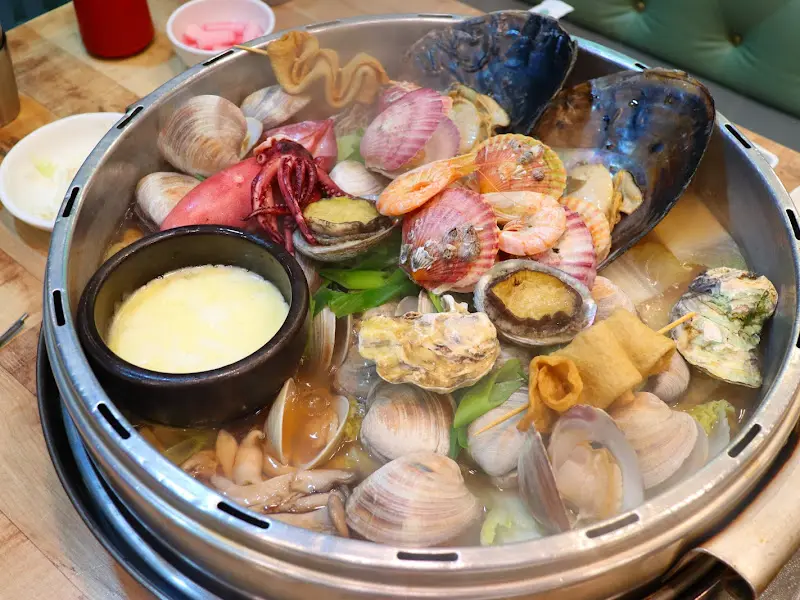 보글보글 끓는 조개전골