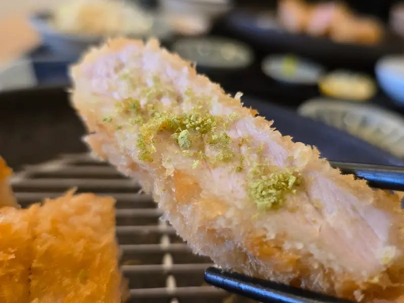 클로즈업한 돈까스