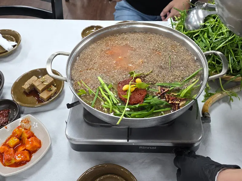 청둥오리 전골과 밑반찬