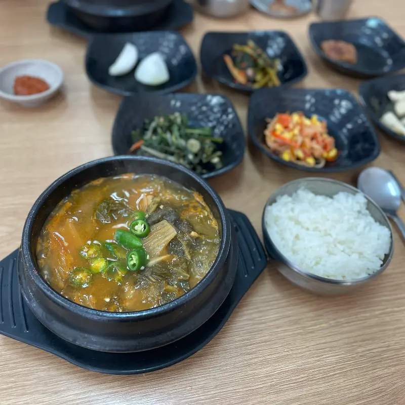 미가옥 우거지 된장국과 반찬