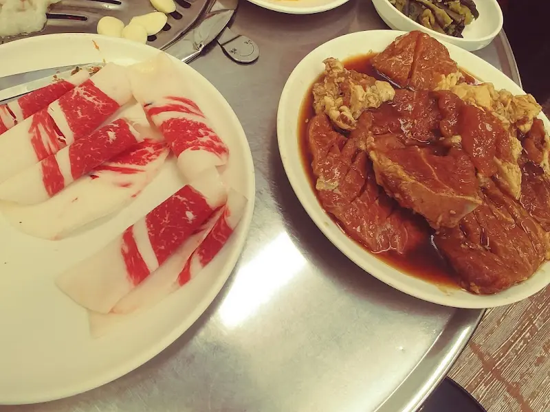 영천생고기의 밑반찬