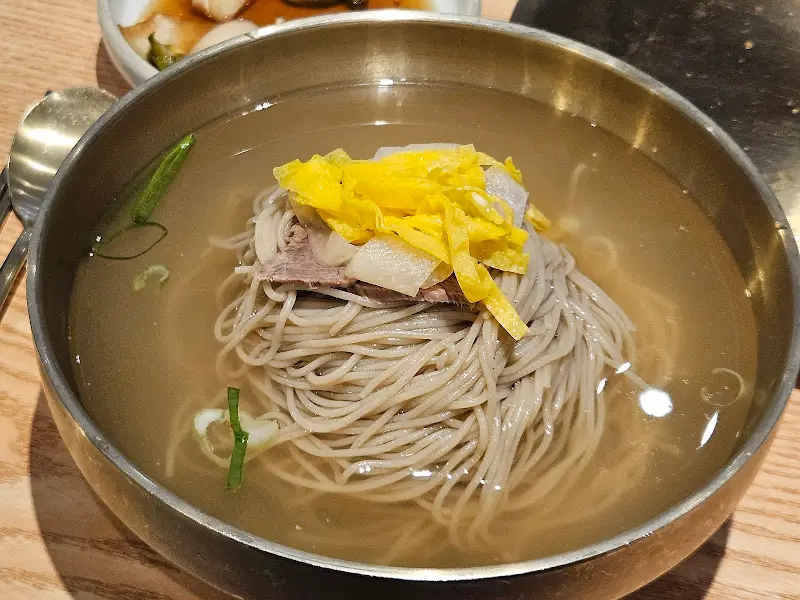 평양냉면 전체샷