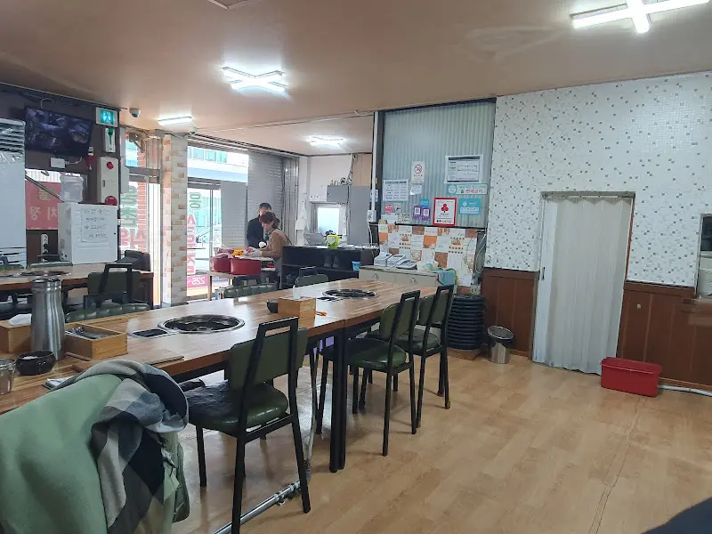 웅촌식육식당 내부