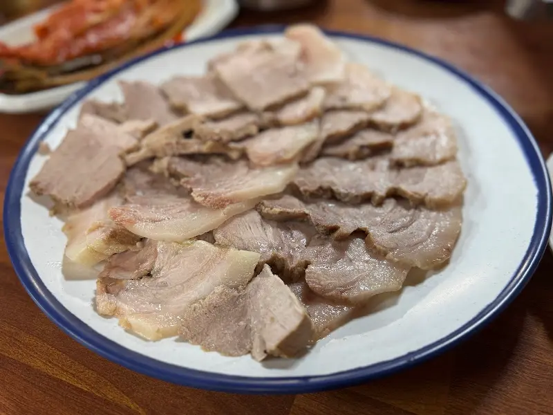 광암막국수의 수육