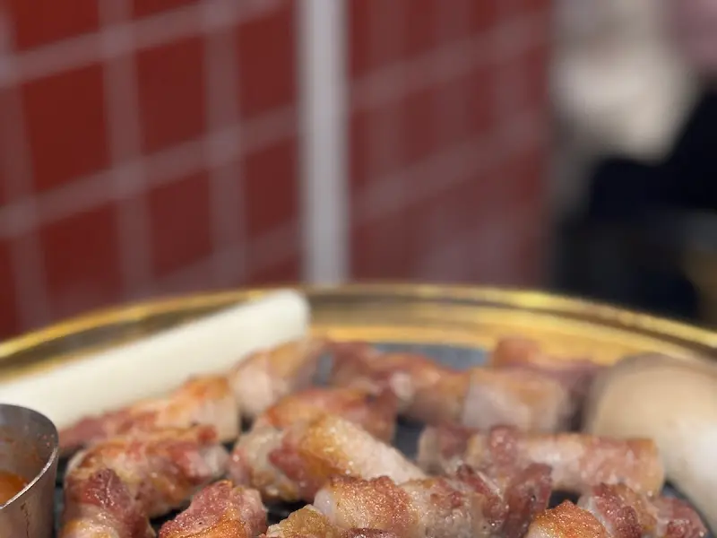 잘 구워진 삼겹살