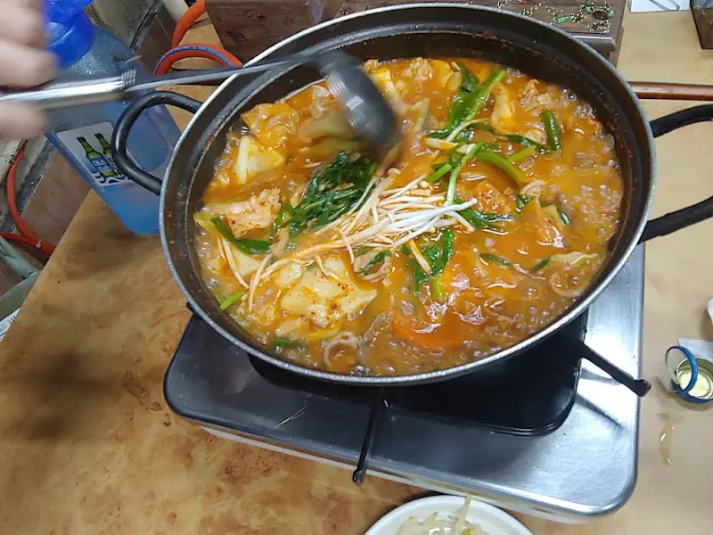 보글보글 끓는 곱창전골