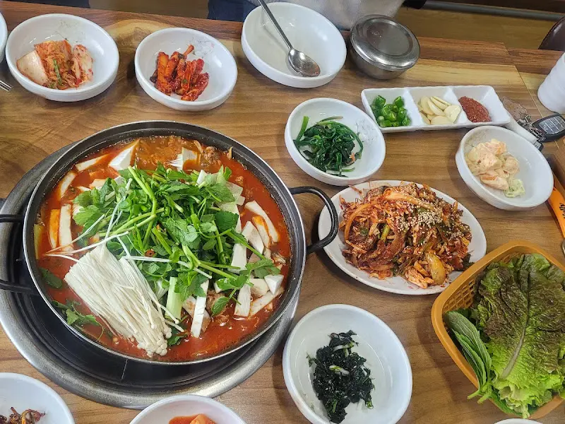 불낙전골과 밑반찬