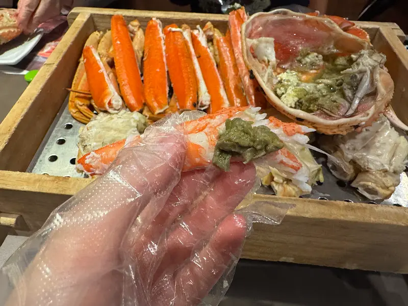 먹기 좋게 손질된 대게