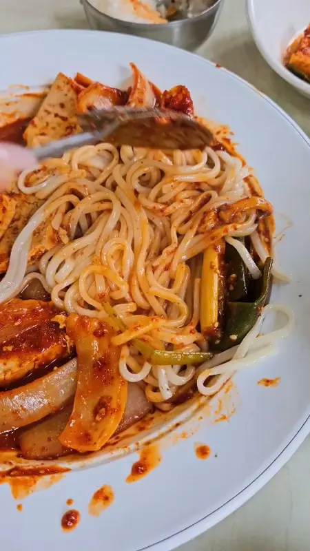 두부두루치기 & 칼국수 사리