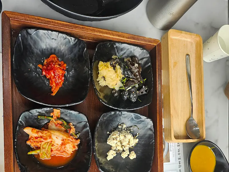 다양한 밑반찬 모음