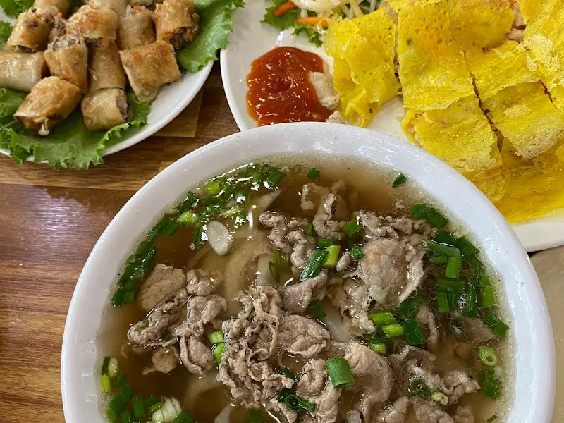 쌀국수와 짜조, 반쎄오