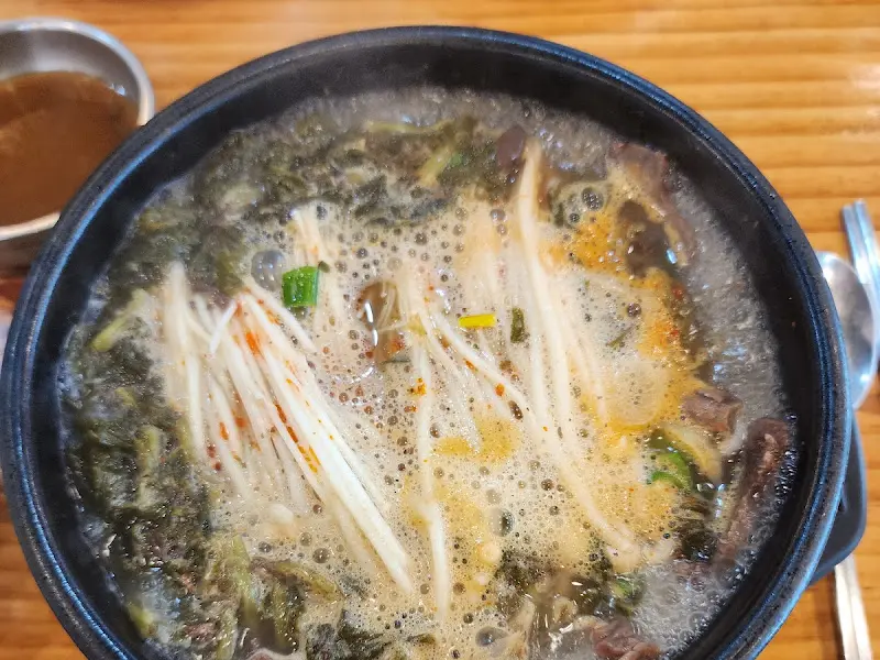 푸짐한 건더기의 해장국