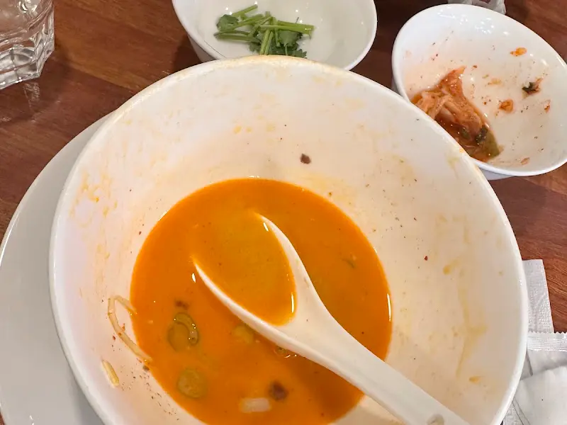 라멘을 깨끗하게 비운 그릇