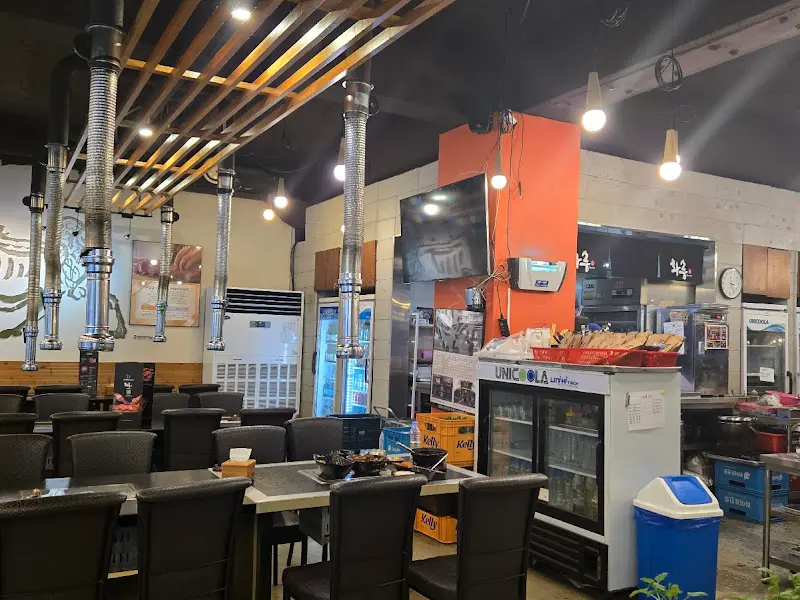 식당 내부 테이블