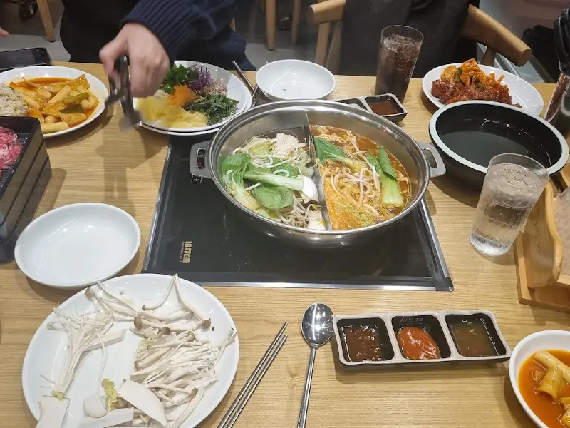 샤브샤브와 곁들임 메뉴