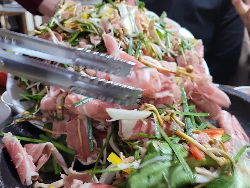 산더미 야채오리불고기의 푸짐한 양