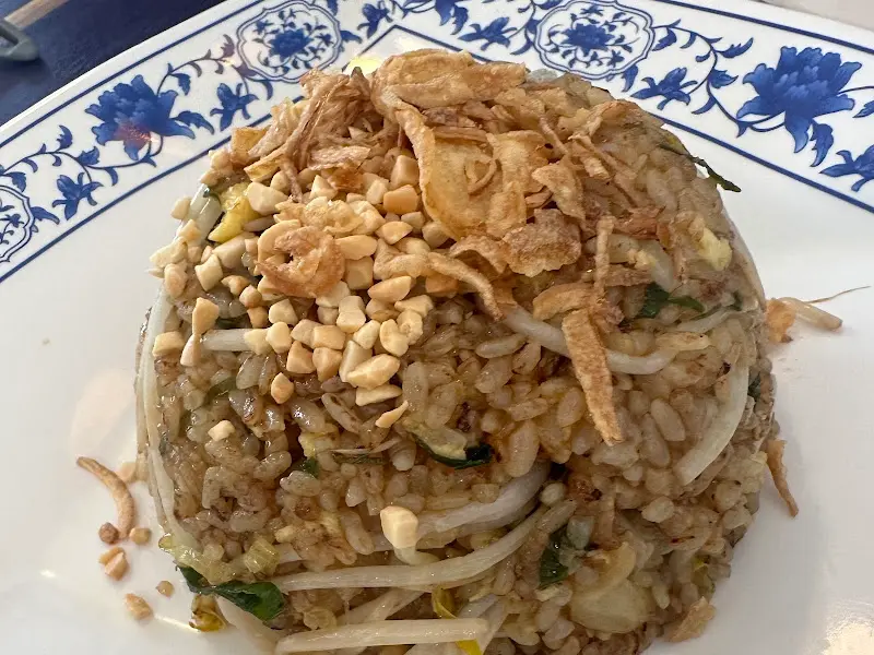 파인애플 볶음밥의 먹음직스러운 모습