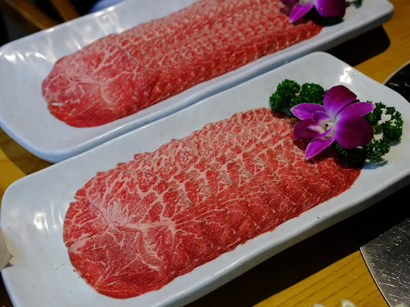 마블링이 훌륭한 고기