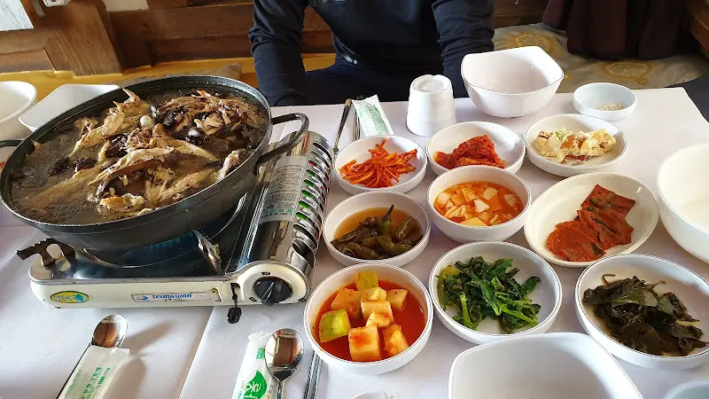 푸짐하게 차려진 한 상 차림