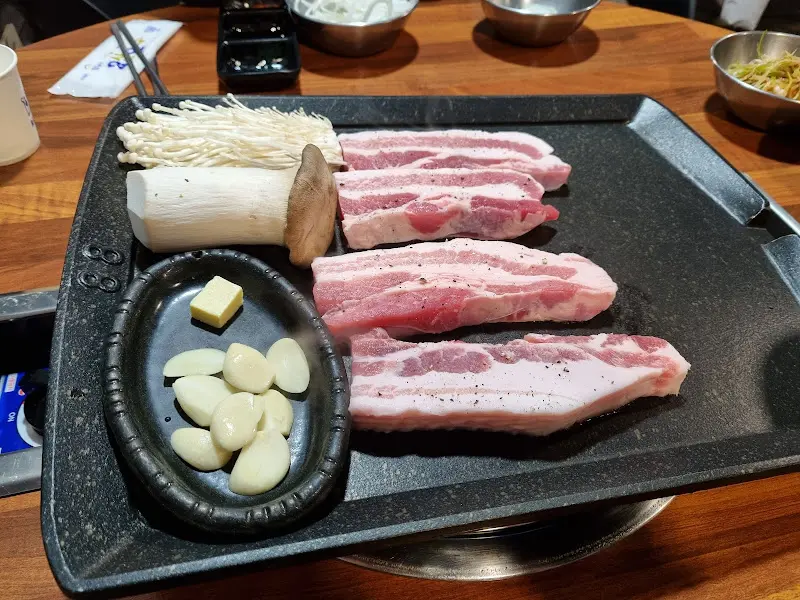 고기와 함께 구워먹기 좋은 버섯과 마늘