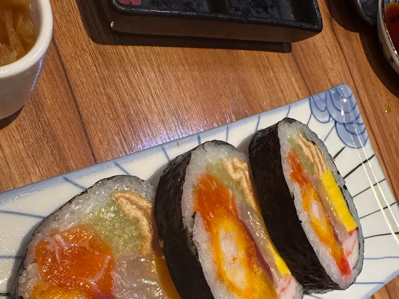 정갈하게 담긴 초밥