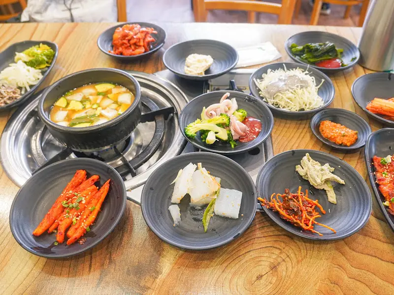 한 상 가득 차려진 곤드레 특선정식