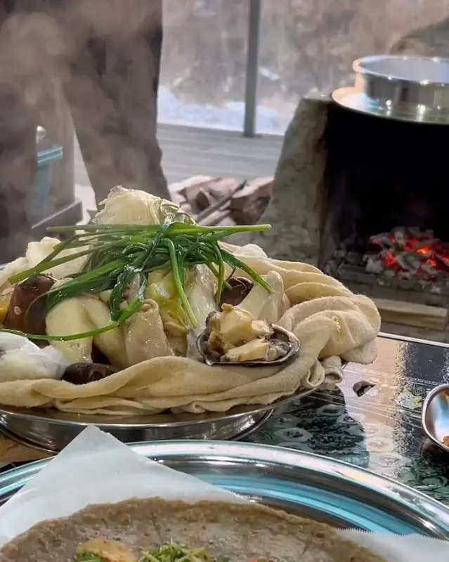 솥닭 조리 모습