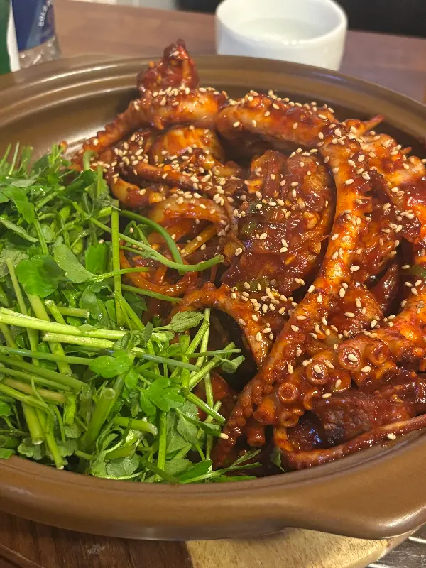 맛깔스러운 낙지볶음