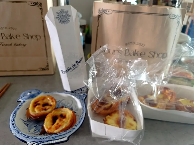 유어스베이크샵 빵 진열 모습