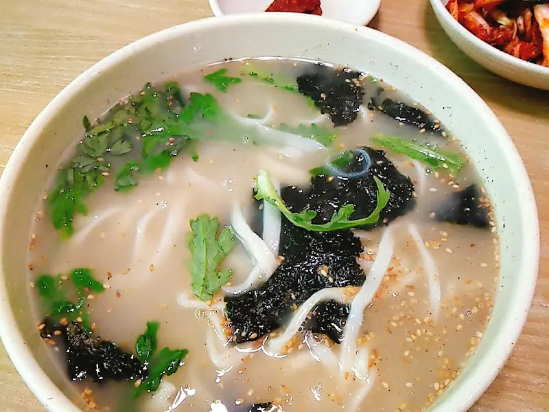 다정식당 칼국수 근접샷