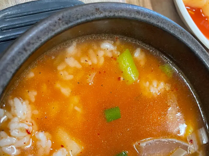 장박가 국밥 국물 클로즈업