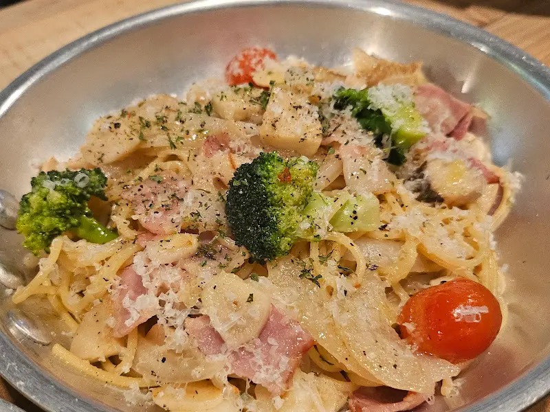 베이컨 오일 파스타의 담백한 모습