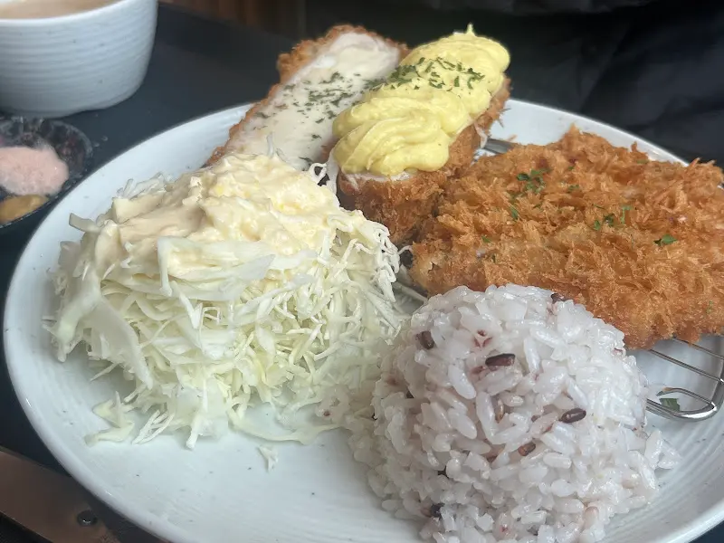 윤카츠 한상차림