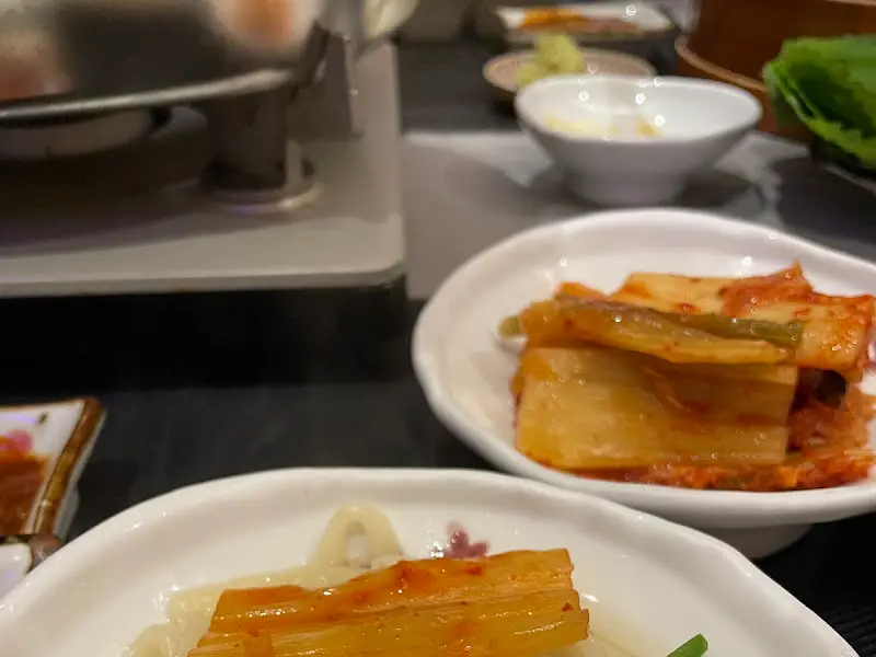 정갈하게 담겨 나온 김치