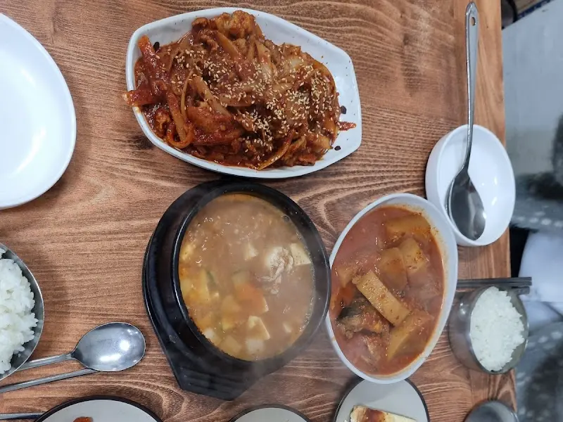 두루치기, 된장찌개, 고등어조림